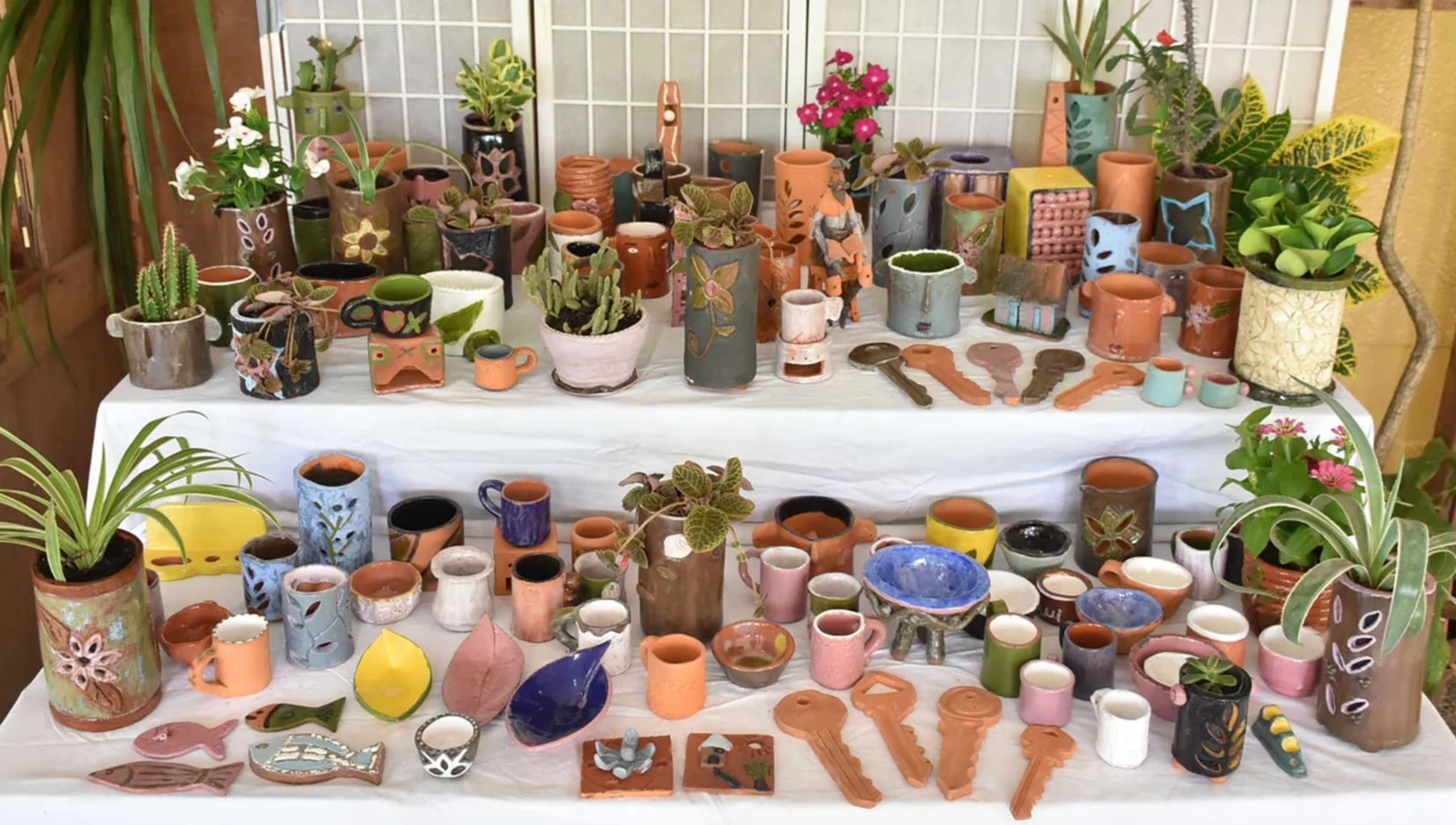 Bachillerato en Artes Aplicadas, especialidad Cerámica, Joyería y Bisutería
